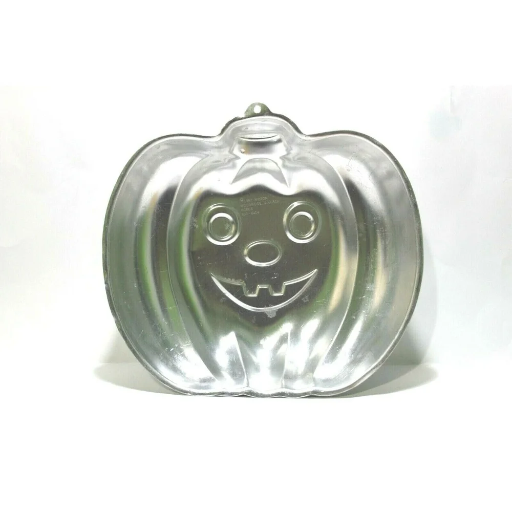 Vintage 1987 Wilton Jack-O-Lantern Smiling Pumpkin Face Cake Jello Pan 502-9414